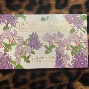 Vegan eyeshadow and blush palette